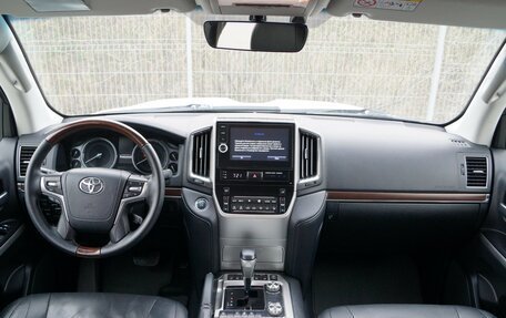 Toyota Land Cruiser 200, 2016 год, 5 600 000 рублей, 8 фотография