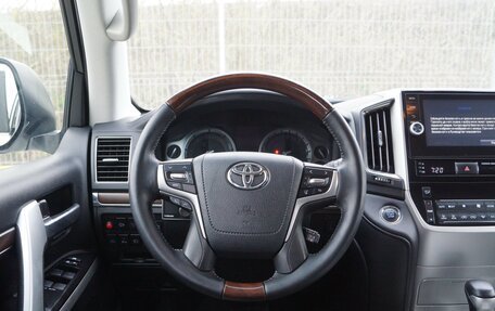 Toyota Land Cruiser 200, 2016 год, 5 600 000 рублей, 7 фотография