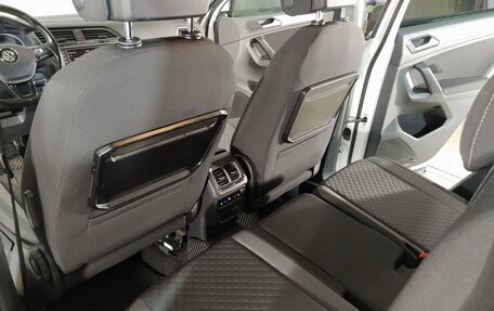 Volkswagen Tiguan II, 2017 год, 2 180 000 рублей, 13 фотография