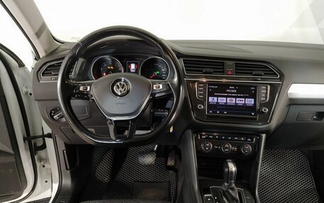 Volkswagen Tiguan II, 2017 год, 2 180 000 рублей, 11 фотография