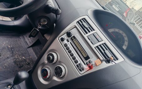 Toyota Yaris III рестайлинг, 2008 год, 650 000 рублей, 7 фотография