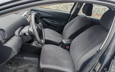 Toyota Yaris III рестайлинг, 2008 год, 650 000 рублей, 17 фотография
