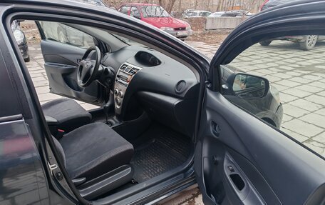 Toyota Yaris III рестайлинг, 2008 год, 650 000 рублей, 16 фотография