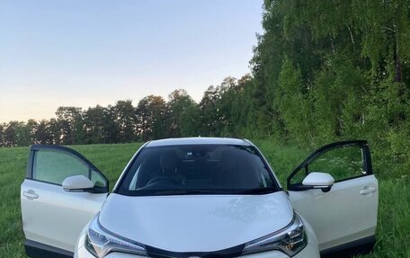 Toyota C-HR I рестайлинг, 2018 год, 2 150 000 рублей, 34 фотография