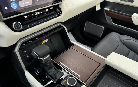 Toyota Sequoia, 2025 год, 15 890 000 рублей, 30 фотография