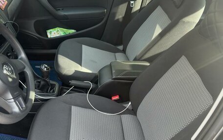 Volkswagen Polo VI (EU Market), 2013 год, 800 000 рублей, 17 фотография