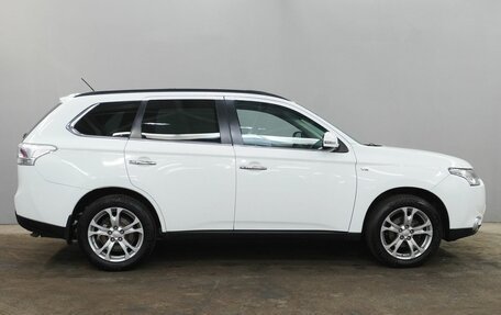 Mitsubishi Outlander III рестайлинг 3, 2014 год, 1 820 000 рублей, 4 фотография