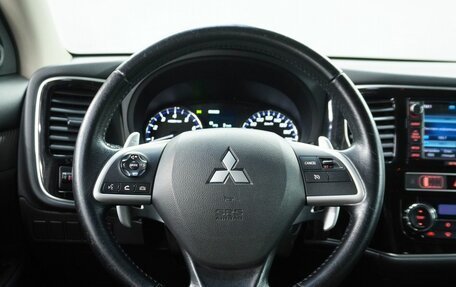 Mitsubishi Outlander III рестайлинг 3, 2014 год, 1 820 000 рублей, 10 фотография