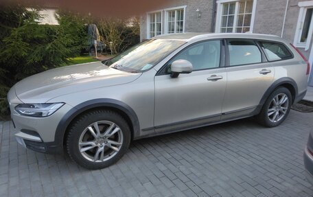 Volvo V90 Cross Country I рестайлинг, 2017 год, 3 200 000 рублей, 4 фотография