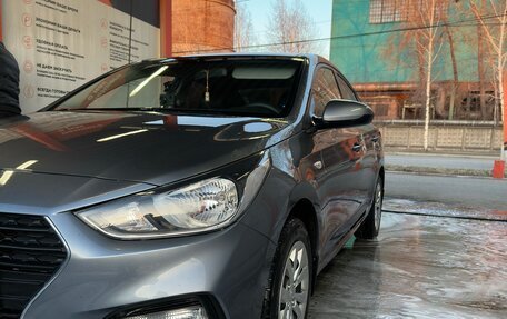 Hyundai Solaris II рестайлинг, 2017 год, 1 350 000 рублей, 2 фотография