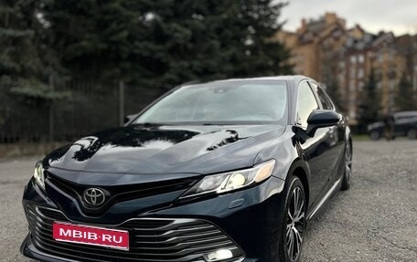 Toyota Camry, 2018 год, 2 280 000 рублей, 1 фотография