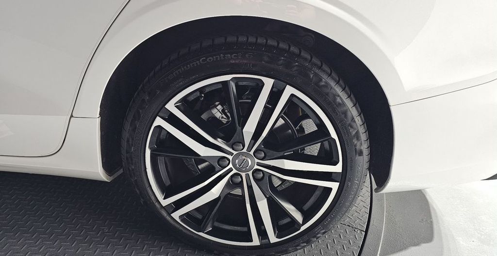 Volvo S60, 2022 год, 3 540 000 рублей, 5 фотография