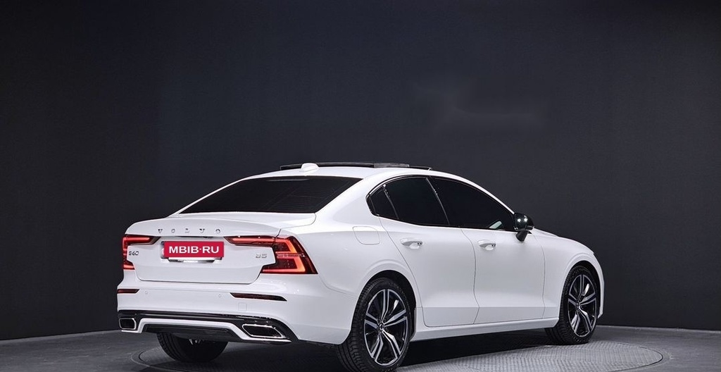 Volvo S60, 2022 год, 3 540 000 рублей, 2 фотография