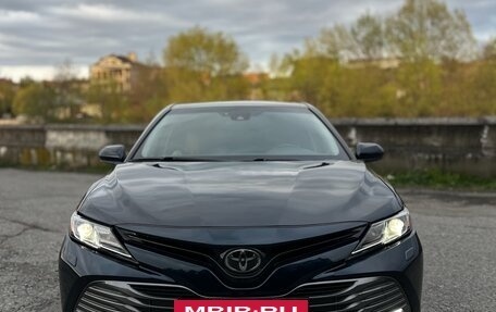 Toyota Camry, 2018 год, 2 280 000 рублей, 2 фотография