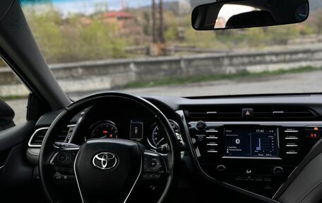 Toyota Camry, 2018 год, 2 280 000 рублей, 16 фотография