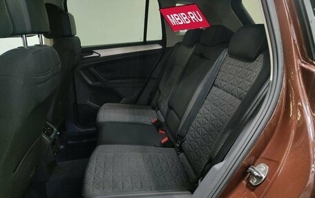 Volkswagen Tiguan II, 2021 год, 2 590 000 рублей, 8 фотография