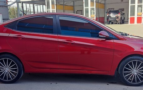 Hyundai Solaris II рестайлинг, 2016 год, 1 100 000 рублей, 3 фотография