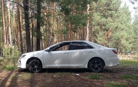 Toyota Camry, 2017 год, 1 840 000 рублей, 3 фотография