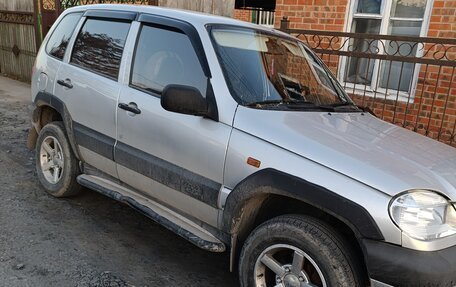 Chevrolet Niva I рестайлинг, 2003 год, 380 000 рублей, 2 фотография