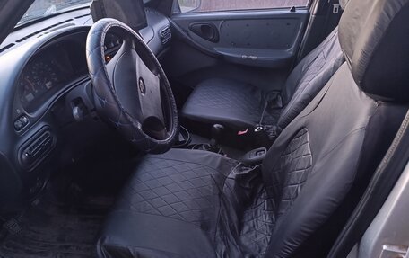 Chevrolet Niva I рестайлинг, 2003 год, 380 000 рублей, 25 фотография