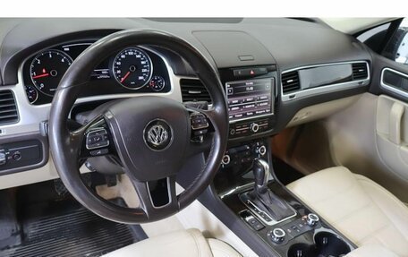 Volkswagen Touareg III, 2011 год, 2 100 000 рублей, 6 фотография