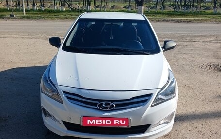 Hyundai Solaris II рестайлинг, 2012 год, 530 000 рублей, 1 фотография