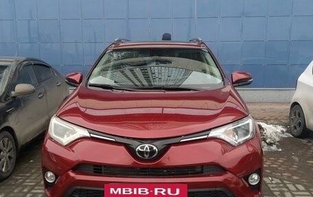 Toyota RAV4, 2018 год, 2 300 000 рублей, 2 фотография