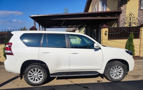 Toyota Land Cruiser Prado 150 рестайлинг 2, 2013 год, 3 150 000 рублей, 6 фотография