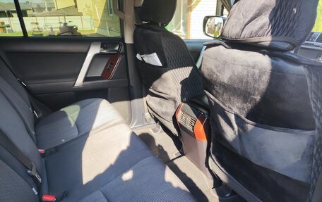 Toyota Land Cruiser Prado 150 рестайлинг 2, 2013 год, 3 150 000 рублей, 11 фотография