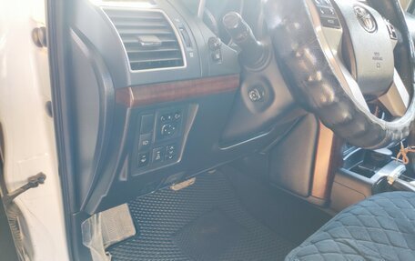 Toyota Land Cruiser Prado 150 рестайлинг 2, 2013 год, 3 150 000 рублей, 15 фотография
