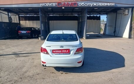 Hyundai Solaris II рестайлинг, 2012 год, 530 000 рублей, 3 фотография