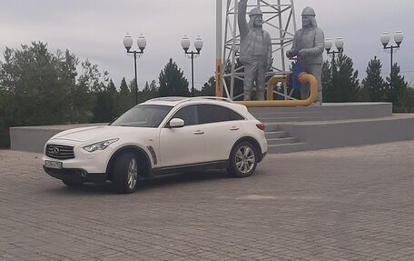 Infiniti FX II, 2013 год, 2 300 000 рублей, 2 фотография