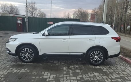 Mitsubishi Outlander III рестайлинг 3, 2015 год, 1 580 000 рублей, 7 фотография