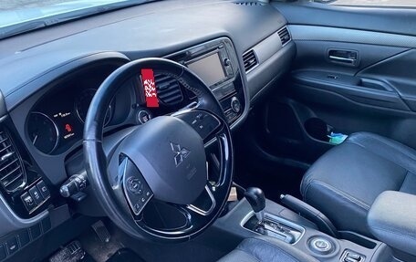 Mitsubishi Outlander III рестайлинг 3, 2015 год, 1 580 000 рублей, 11 фотография