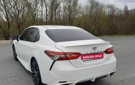 Toyota Camry, 2018 год, 2 050 000 рублей, 5 фотография