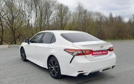 Toyota Camry, 2018 год, 2 050 000 рублей, 4 фотография