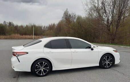 Toyota Camry, 2018 год, 2 050 000 рублей, 9 фотография