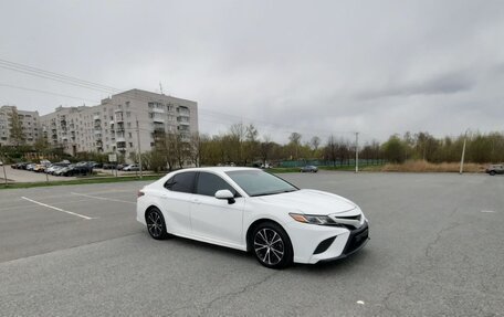 Toyota Camry, 2018 год, 2 050 000 рублей, 13 фотография
