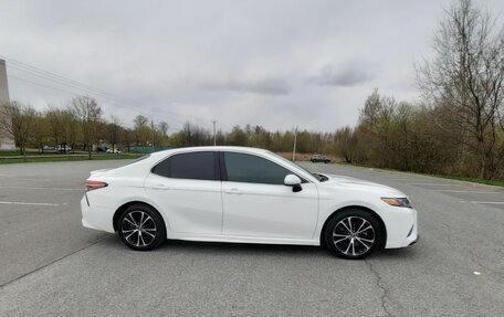 Toyota Camry, 2018 год, 2 050 000 рублей, 10 фотография