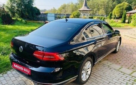 Volkswagen Passat B8 рестайлинг, 2017 год, 1 690 000 рублей, 5 фотография