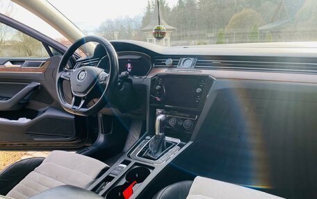 Volkswagen Passat B8 рестайлинг, 2017 год, 1 690 000 рублей, 14 фотография