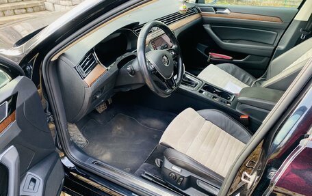 Volkswagen Passat B8 рестайлинг, 2017 год, 1 690 000 рублей, 19 фотография