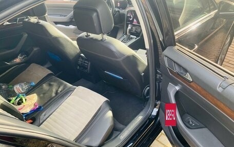 Volkswagen Passat B8 рестайлинг, 2017 год, 1 690 000 рублей, 15 фотография