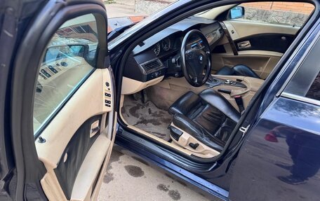 BMW 5 серия, 2004 год, 850 000 рублей, 8 фотография