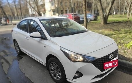 Hyundai Solaris II рестайлинг, 2021 год, 2 000 000 рублей, 8 фотография
