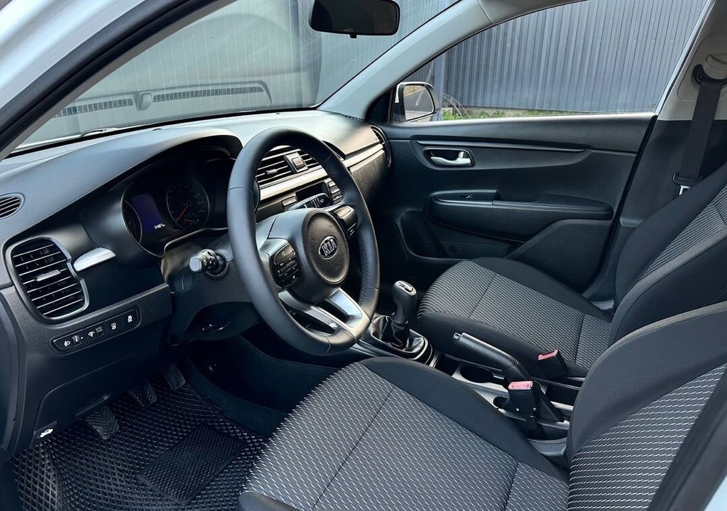 KIA Rio, 2017 год, 1 070 000 рублей, 9 фотография