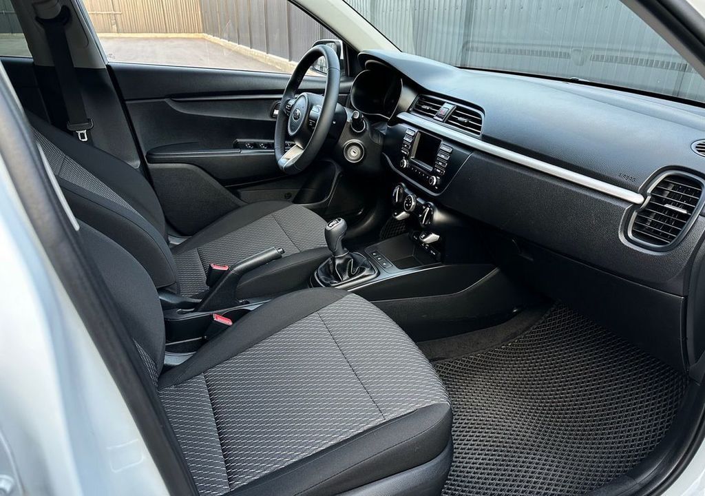 KIA Rio, 2017 год, 1 070 000 рублей, 12 фотография