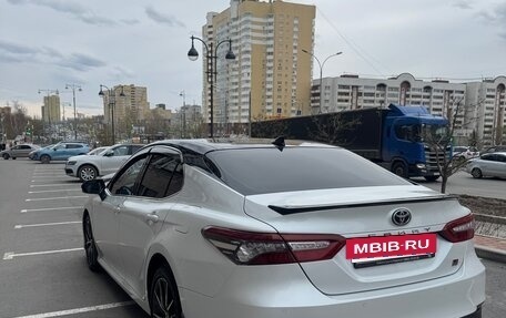 Toyota Camry, 2021 год, 3 400 000 рублей, 5 фотография