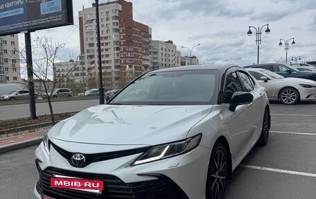 Toyota Camry, 2021 год, 3 400 000 рублей, 2 фотография