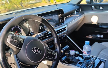 KIA K5, 2021 год, 2 350 000 рублей, 21 фотография